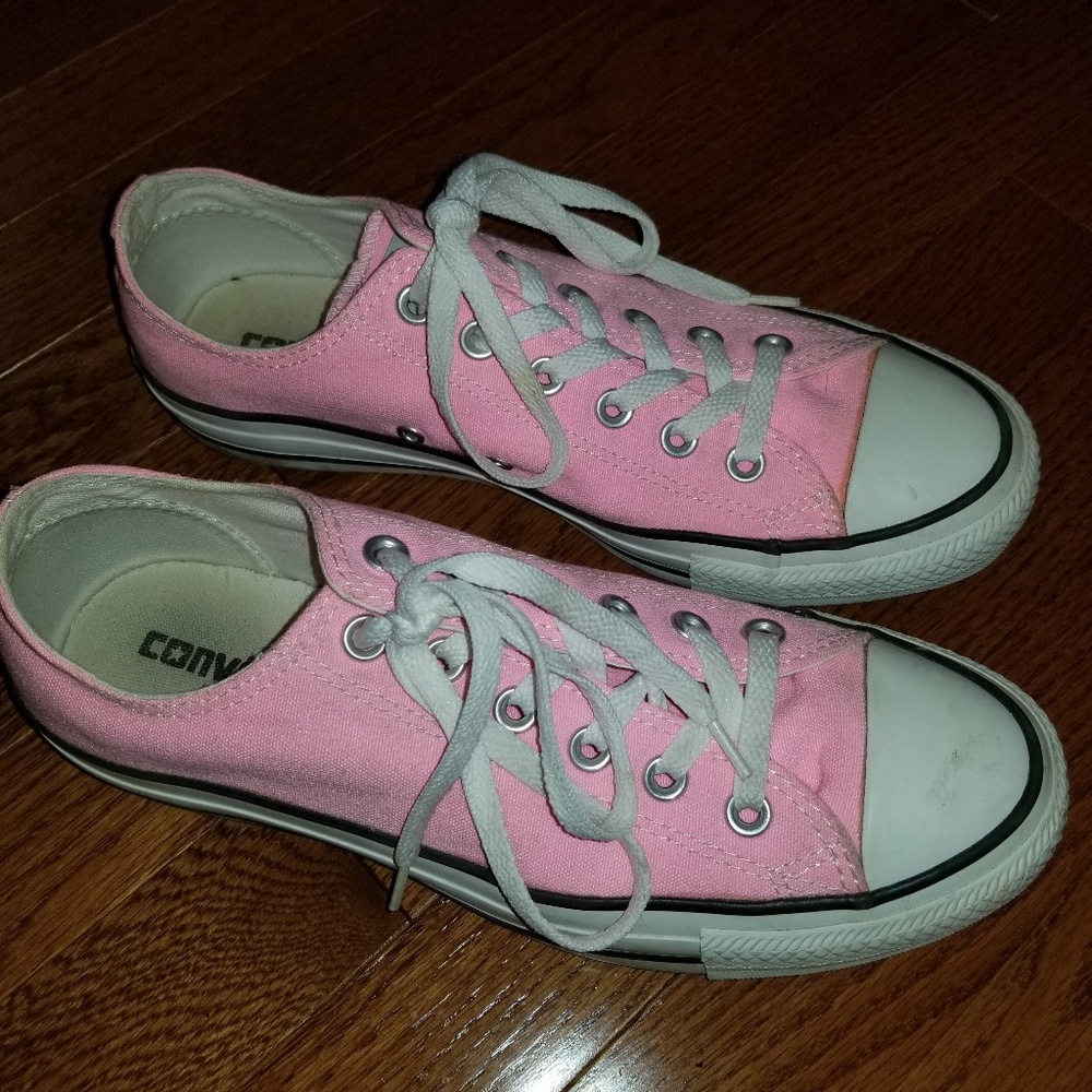 Women's Size 9 Pink Converse
